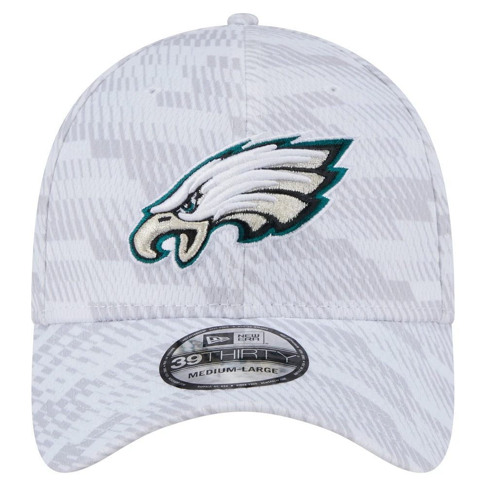Men's New Era  White Philadelphia Eagles Gameday Graded 39THIRTY Flex Hat