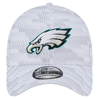 Men's New Era  White Philadelphia Eagles Gameday Graded 39THIRTY Flex Hat