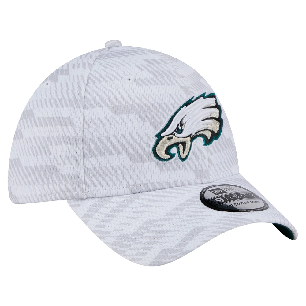 Men's New Era  White Philadelphia Eagles Gameday Graded 39THIRTY Flex Hat