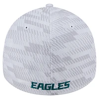 Men's New Era  White Philadelphia Eagles Gameday Graded 39THIRTY Flex Hat