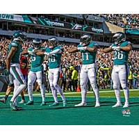 Les receveurs non signés des Philadelphia Eagles célèbrent un touchdown