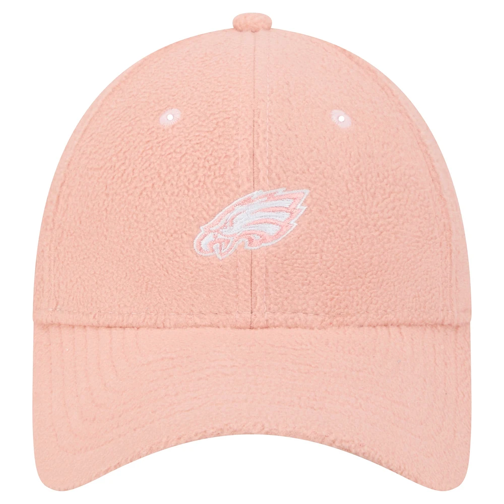 Casquette ajustable en sherpa confortable 9FORTY rose clair Philadelphia Eagles de New Era pour femme