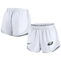 Short Nike blanc Philadelphia Eagles Tempo pour femme