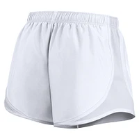 Women's Nike White Philadelphia Eagles Tempo Shorts