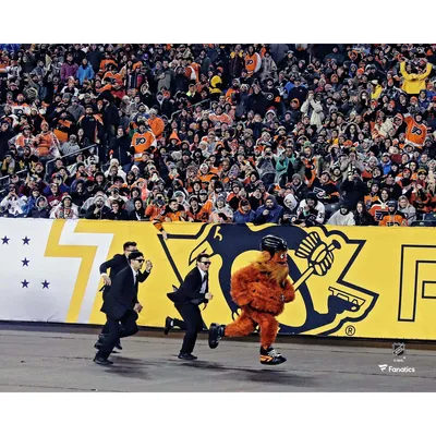 Gritty Philadelphia Flyers Fanatics Authentic Unsigned 2019 NHL Stadium Series Streaking Photograph