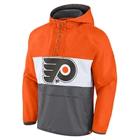 Veste à capuche orange demi-zip Fanatics pour hommes des Flyers de Philadelphie Flagrant Foul Anorak Raglan