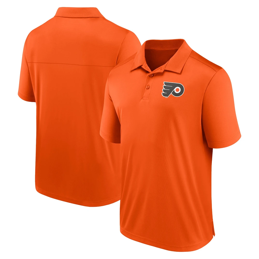 Polo orange fanatiques pour hommes des Flyers de Philadelphie sur le côté gauche