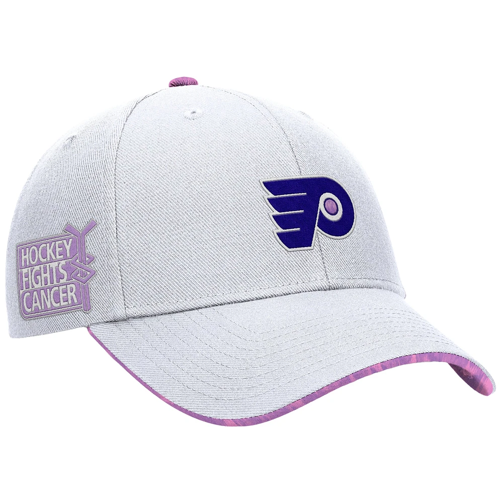 Casquette ajustable authentique Pro Hockey Fights Cancer des Flyers de Philadelphie Fanatics pour hommes blanche