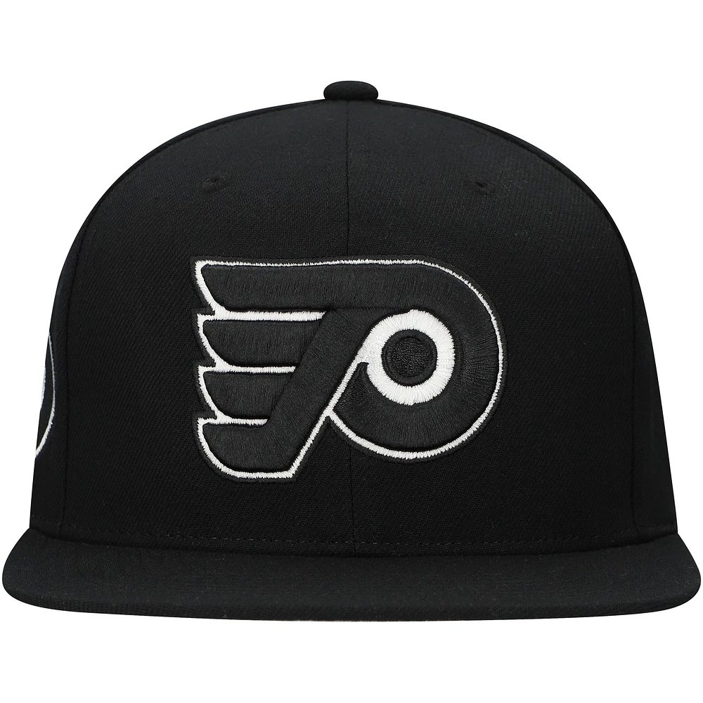 Men's Mitchell & Ness  Black Philadelphia Flyers Team Snapback Hat