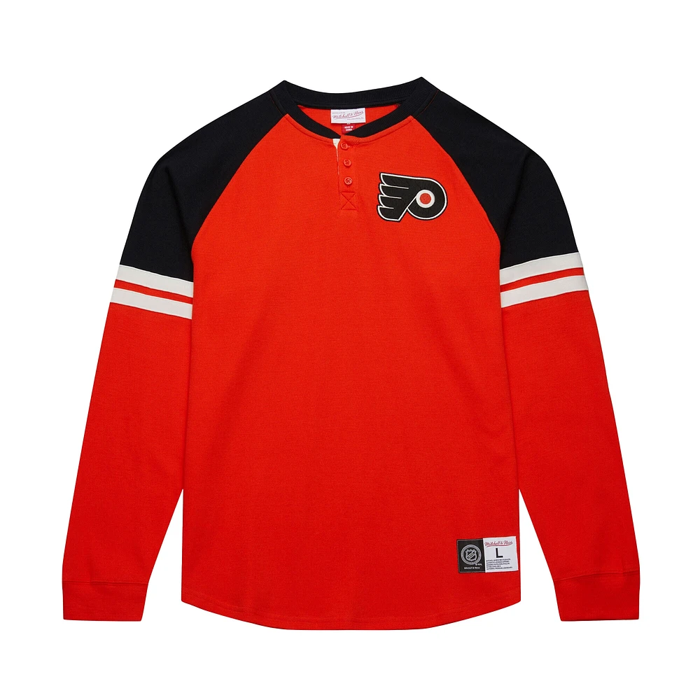 T-shirt thermique à manches longues Henley orange de Mitchell & Ness pour homme des Flyers Philadelphie