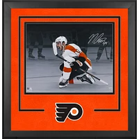 Photographie encadrée de luxe autographiée de Noah Cates, maillot blanc, 40,6 x 50,8 cm, des Flyers de Philadelphie