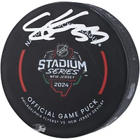 Palet de match officiel autographié par Samuel Ersson des Flyers de Philadelphie pour la Stadium Series 2024