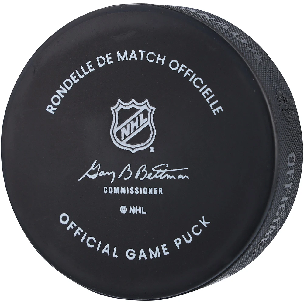 Palet de match officiel autographié par Samuel Ersson des Flyers de Philadelphie pour la Stadium Series 2024