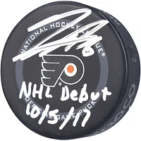 Rondelle de jeu officielle autographiée par Travis Sanheim des Flyers de Philadelphie, modèle 2021, avec inscription « NHL DEBUT 10/5/17 »