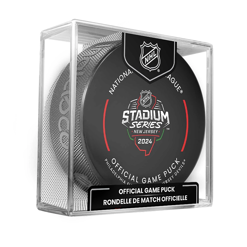 Rondelle de match officielle de la série Stadium Series 2024 entre les Flyers de Philadelphie et les Devils du New Jersey