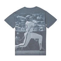 Mitchell & Ness Mike Schmidt Philadelphia Phillies Cooperstown Collection Highlight T-shirt graphique de joueur sublimé pour hommes