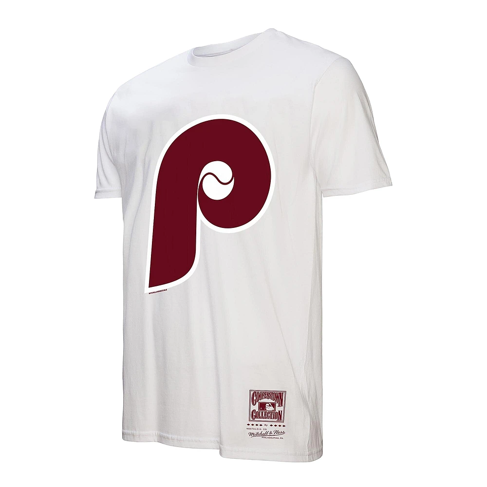 T-shirt blanc pour homme avec logo de la collection Cooperstown des Philadelphia Phillies Mitchell & Ness