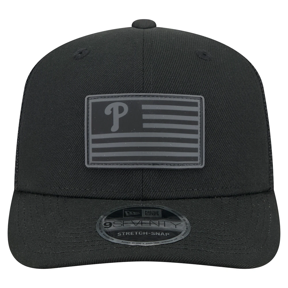 Casquette extensible à bouton-pression New Era noire pour homme avec drapeau ton sur ton 9SEVENTY des Phillies de Philadelphie