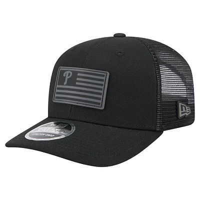 Casquette extensible à bouton-pression New Era noire pour homme avec drapeau ton sur ton 9SEVENTY des Phillies de Philadelphie