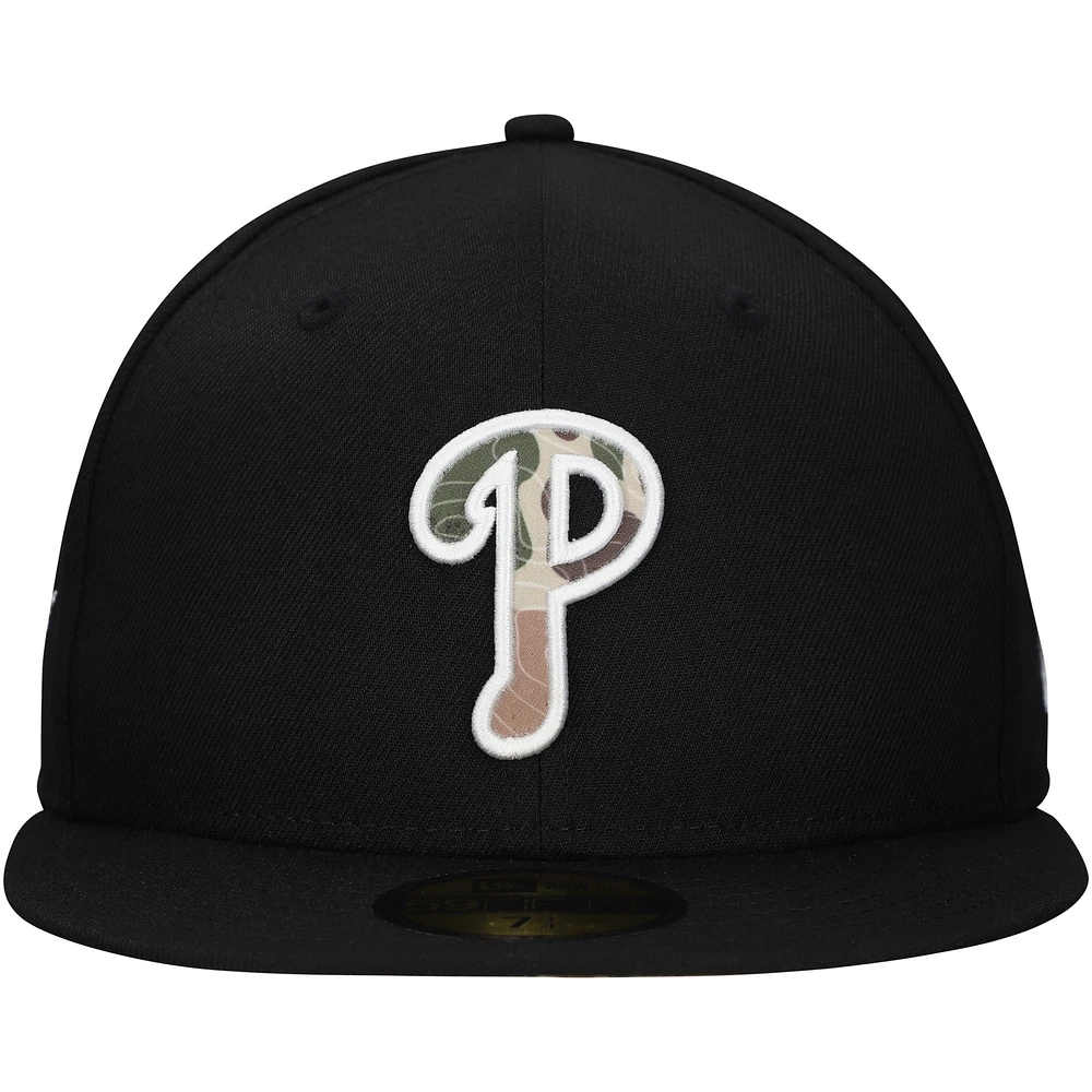 Casquette ajustée 59FIFTY noire pour hommes des Phillies de Philadelphie Troop Chant Camo Undervisor New Era