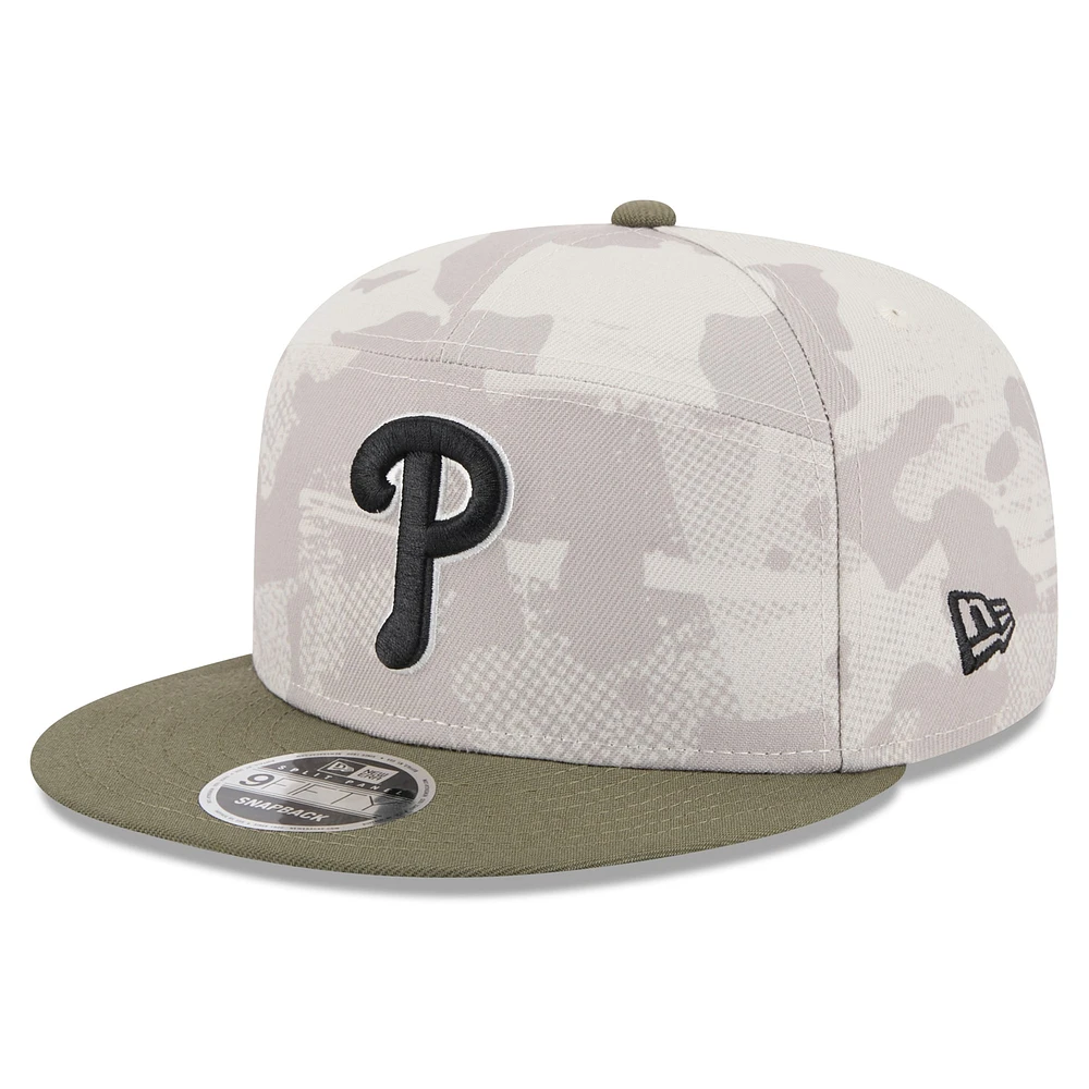 Men's New Era Light Beige/Olive Philadelphia Phillies 2025 Armed Forces Day Split Panel 9FIFTY Snapback Hat