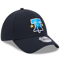 Casquette flexible New Era pour hommes des Phillies de Philadelphie 2024 City Connect 39THIRTY Flex bleu marine