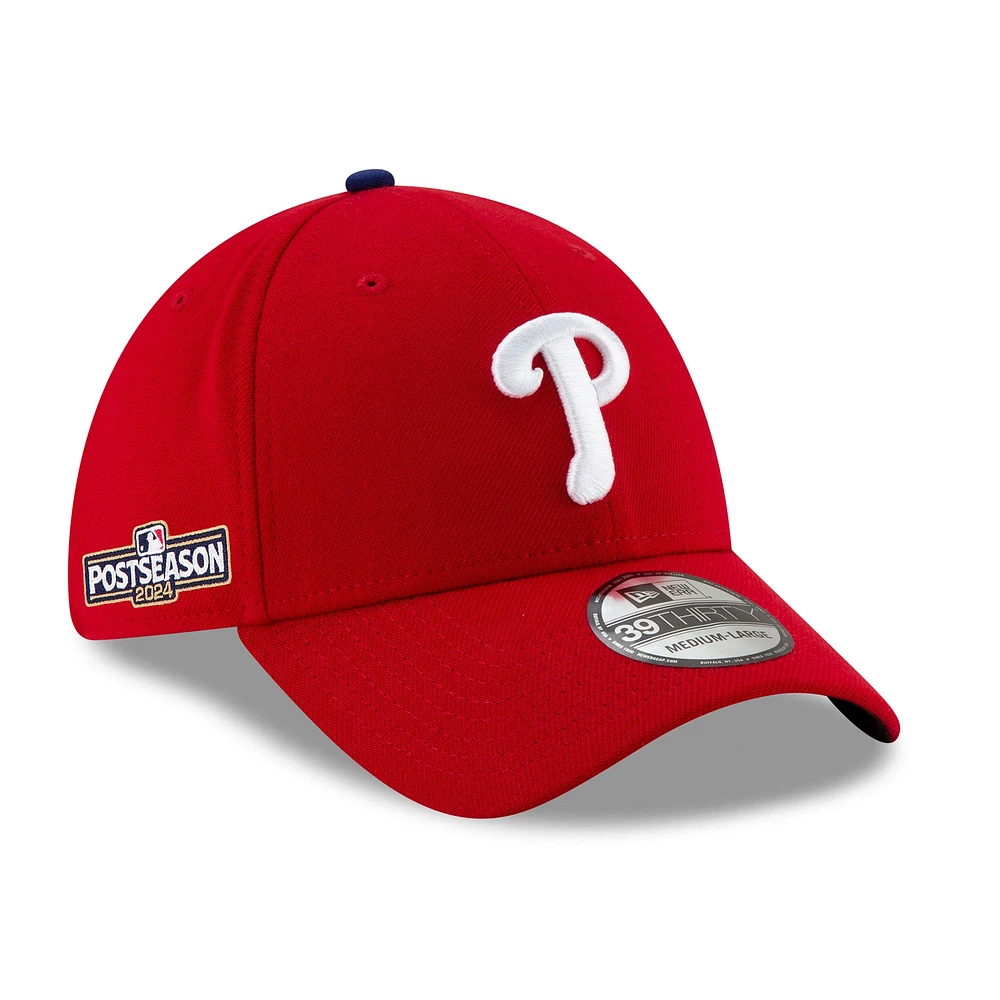 Casquette 39THIRTY Flex rouge pour homme New Era Philadelphia Phillies 2024 MLB Postseason Side Patch