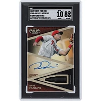 Carte recrue authentifiée 8/10 signée Rhys Hoskins des Phillies de Philadelphie, stylo relique Topps Tier One Signature Tools 2019 #STAR-RH #1/1 SGC