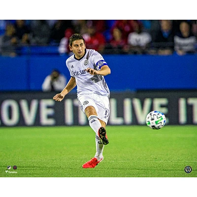 Photographie non signée d'Alejandro Bedoya lors d'un match de football entre le Philadelphia Union et New Jersey