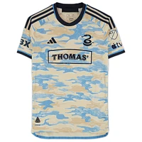 Maillot adidas beige dédicacé par Olivier Mbaizo du Philadelphia Union n° 15, porté lors de la saison 2024 de la MLS - Taille M