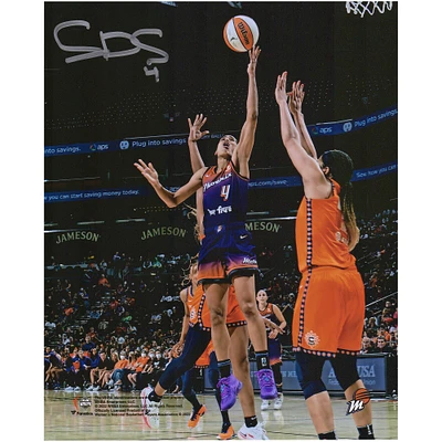 Photographie autographiée de Skylar Diggins-Smith Phoenix Mercury en maillot violet de 20,3 x 25,4 cm