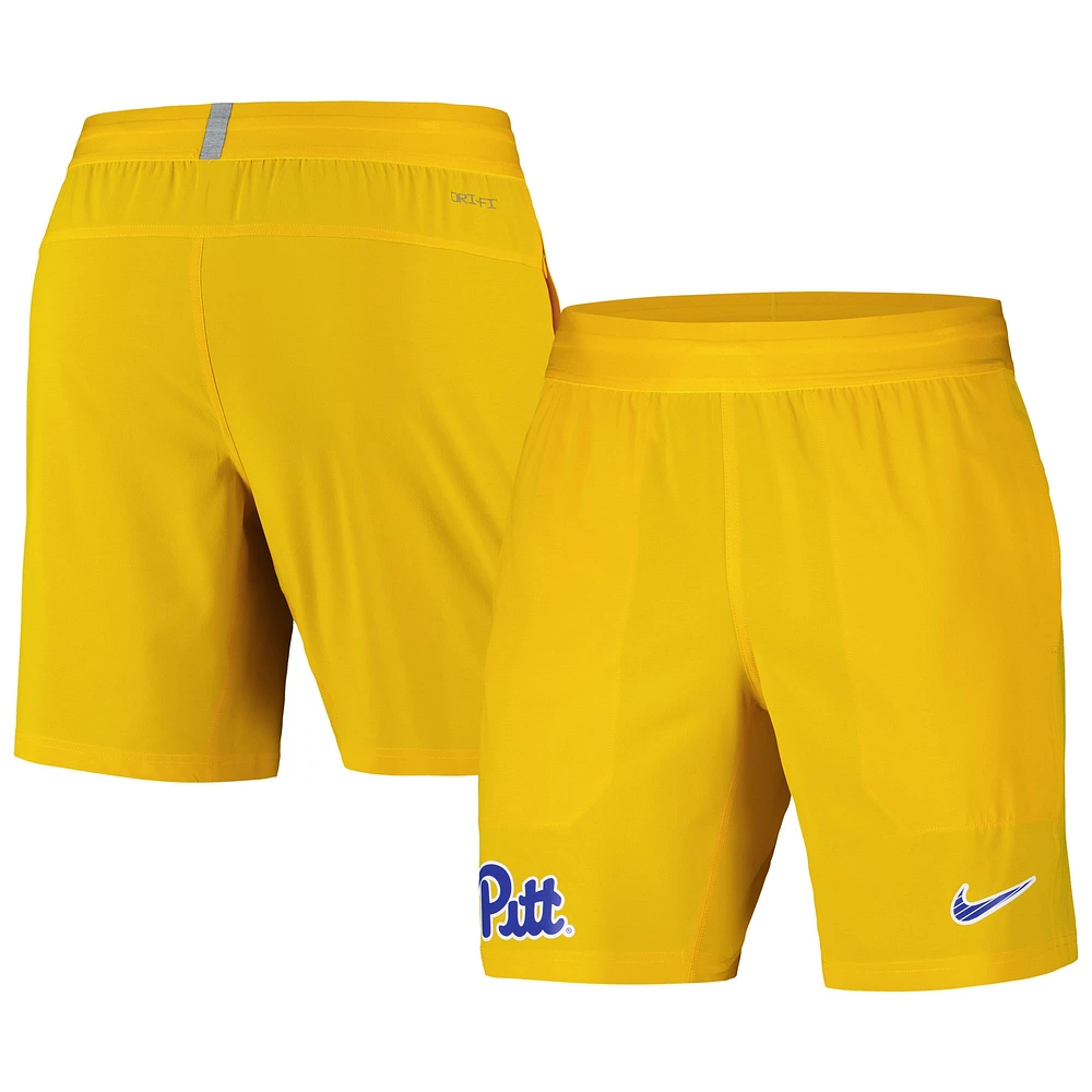 Short tissé Nike Gold Pitt Panthers 2024/25 Sideline Performance pour homme