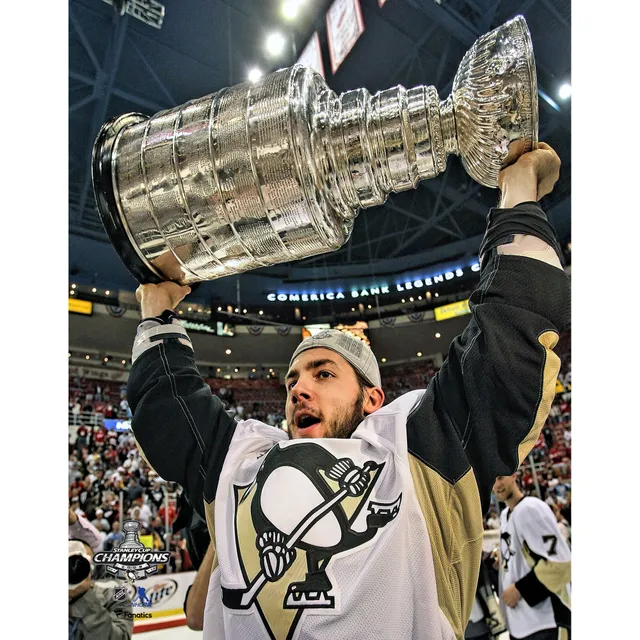 Lids Sidney Crosby Pittsburgh Penguins Fanatics Authentic Unsigned Stanley  Cup Champions Raising Photograph