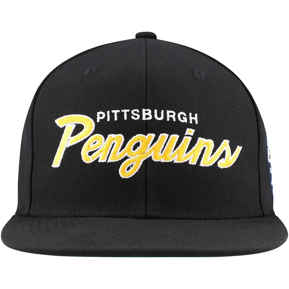 Casquette Snapback noire Mitchell & Ness Core Team Script 2.0 des Penguins de Pittsburgh pour hommes