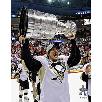 Sidney Crosby Pittsburgh Penguins 2009 non signé Coupe Stanley Champions Raising Cup Photographie