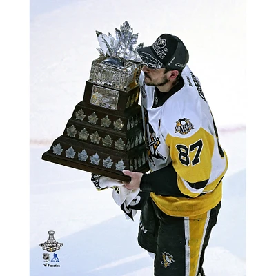 Sidney Crosby Pittsburgh Penguins Unsigned 2017 Stanley Cup Champions Raising Conn Smythe Photograph