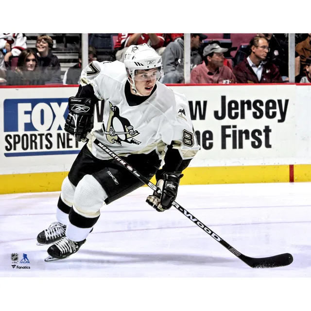 Lids Sidney Crosby Pittsburgh Penguins Fanatics Authentic Unsigned Black  Jersey Skating Spotlight Photograph