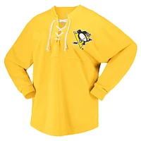 T-shirt à manches longues et col en V lacets Fanatics Gold Pittsburgh Penguins Spirit pour femmes