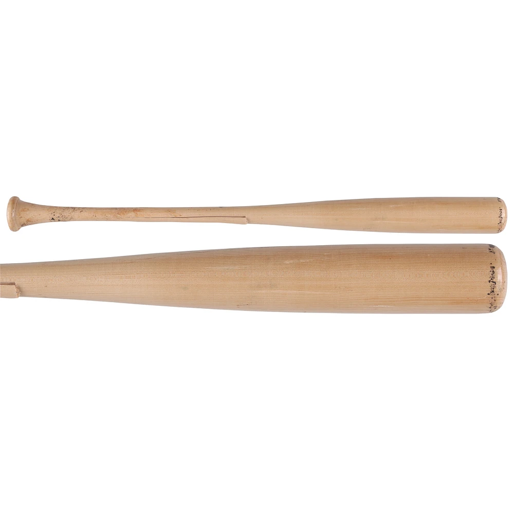 Batte de baseball cassée Tan Louisville Slugger des Pirates de Pittsburgh d'Adam Frazier, utilisée lors du match contre les Cardinals de Saint-Louis, le 9 avril 2025