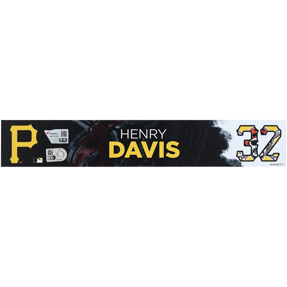 Henry Davis, joueur des Pirates de Pittsburgh, plaque signalétique noire n° 32, lors de l'entraînement de printemps pendant la saison 2025 de la MLB