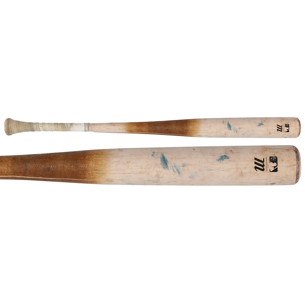 La batte cassée de Tan Marucci, utilisée par Joey Bart des Pirates de Pittsburgh contre les Rays de Tampa Bay le 31 mars 2025