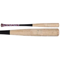 Batte de baseball cassée en vieux hickory beige/noire de Ke'Bryan Hayes, Pirates de Pittsburgh, utilisée lors du match contre les Cardinals de Saint-Louis, le 7 avril 2025
