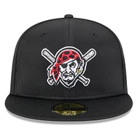 Casquette ajustée 59FIFTY d'entraînement de printemps 2025 des Pirates Pittsburgh New Era pour homme, noire