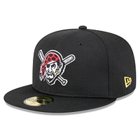 Casquette ajustée 59FIFTY d'entraînement de printemps 2025 des Pirates Pittsburgh New Era pour homme, noire
