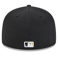 Casquette ajustée 59FIFTY d'entraînement de printemps 2025 des Pirates Pittsburgh New Era pour homme, noire