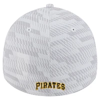Men's New Era  White Pittsburgh Pirates Graded 39THIRTY Stretch Fit Hat