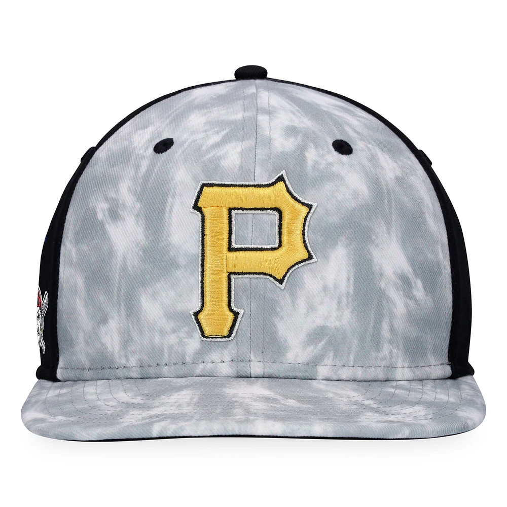 Men's Majestic Gray Pittsburgh Pirates Smoke Dye Snapback Hat