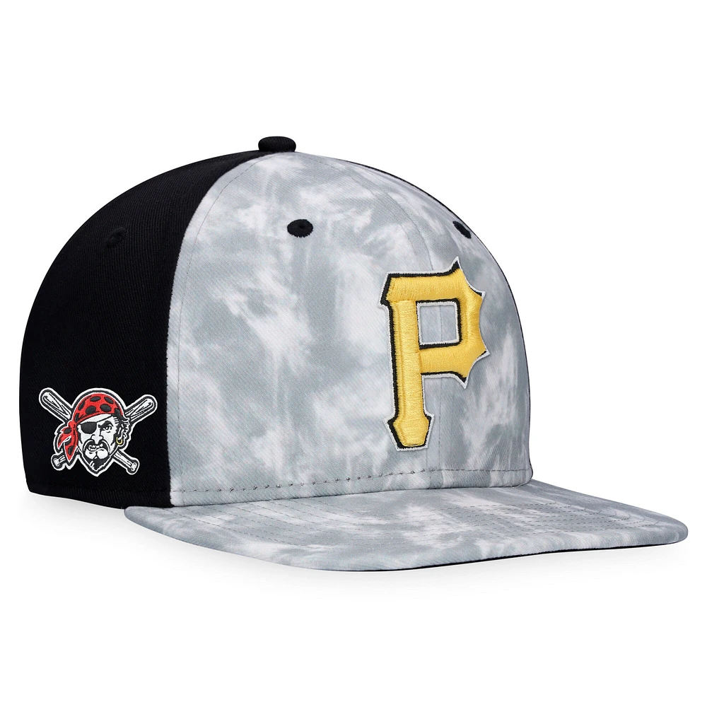 Men's Majestic Gray Pittsburgh Pirates Smoke Dye Snapback Hat