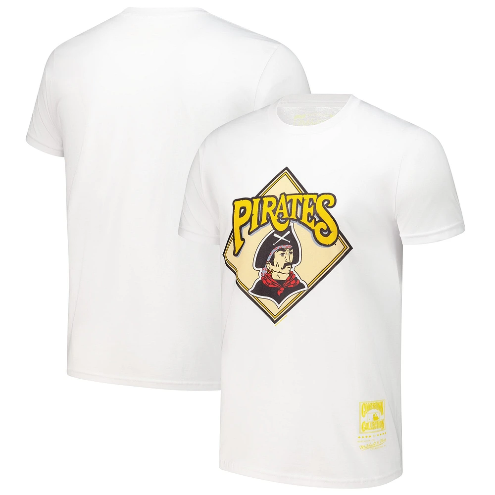 T-shirt blanc pour homme Mitchell & Ness avec logo de la collection Cooperstown des Pirates Pittsburgh