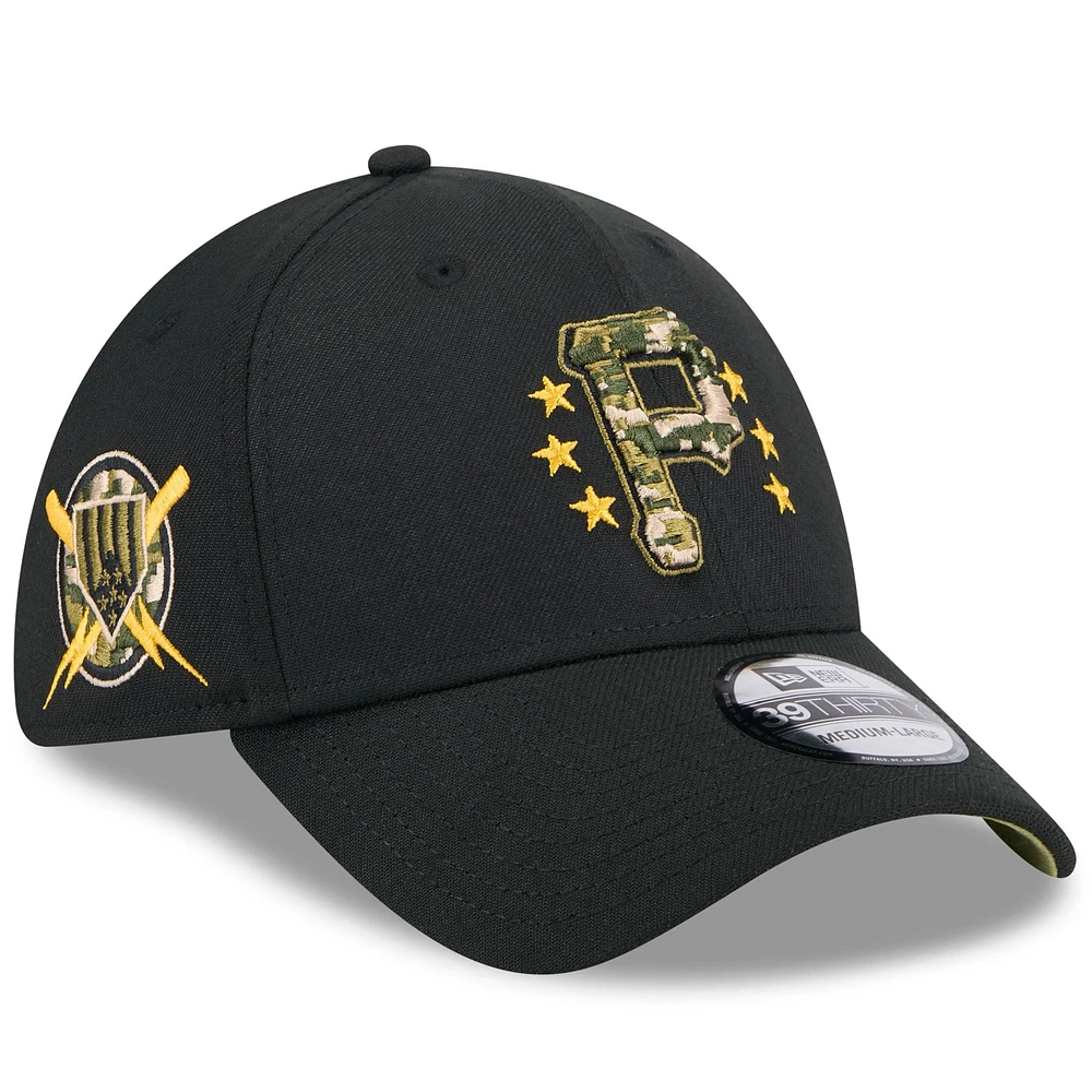 Casquette flexible 39THIRTY pour la Journée des forces armées 2024 Pirates de Pittsburgh New Era noire hommes